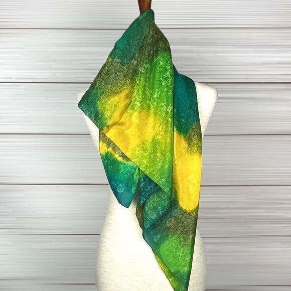 Golden Camel of Shanghai Hand Rolled and Hand Printed 100% Silk Square Scarf - Picture 3 of 12